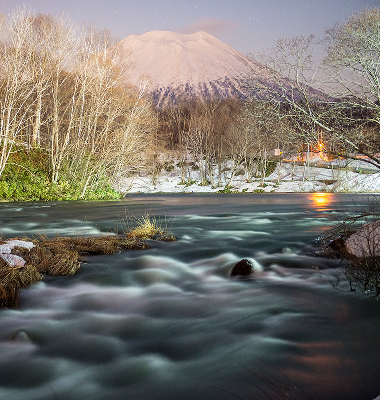 尻別川から見る羊蹄山