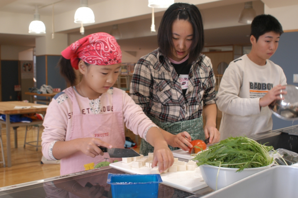 吉田さんが参加した当時のまちづくり委員会の様子（提供：ニセコ町役場）