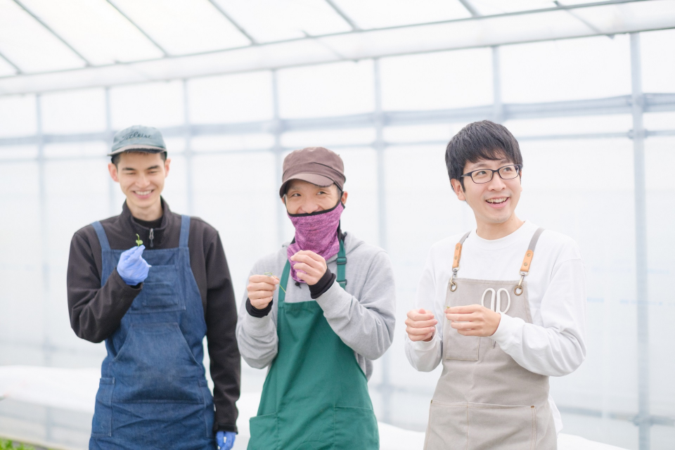 左から：藤田さん、坂入さん、塚田さん