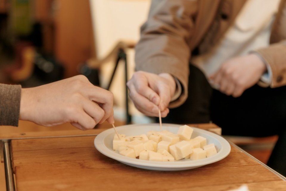 試食したチーズはどれも濃厚なのにどこかあっさりした味わい。余計なものは入っていない、「牛乳そのものの味」を感じられる。